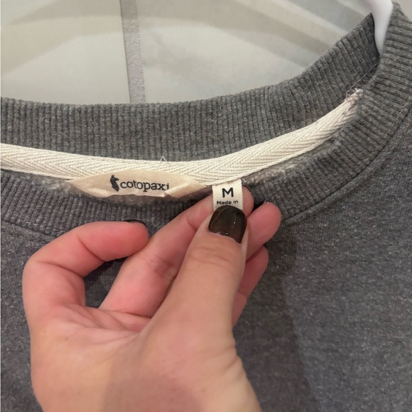 Cotopaxi Medium Sweatshirt - Picture 2 of 3